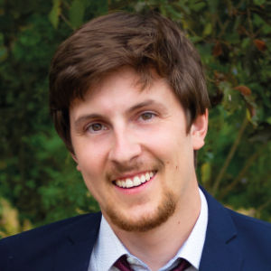 Dr. Toni Fetzer